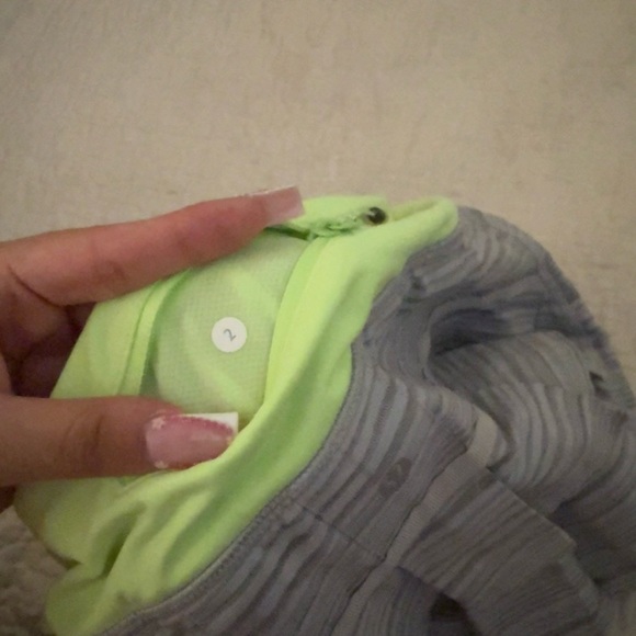 RARE VINTAGE Lululemon Pace Setter Pleated Skirt Wee Are From Space Size 2 - Picture 3 of 3